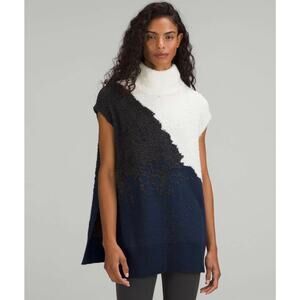 Lululemon Ombre Knit Textured Poncho
Bon /Mineral Blue/Graphite Grey Size 2